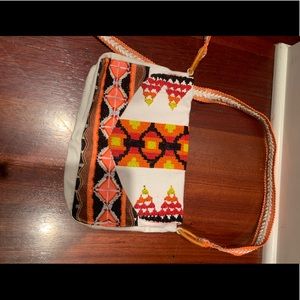 NEVER BEEN USED FREE PEOPLE PURSE 💜🧡